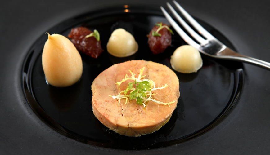 Jak si užít foie gras s perfektně sladěným vínem